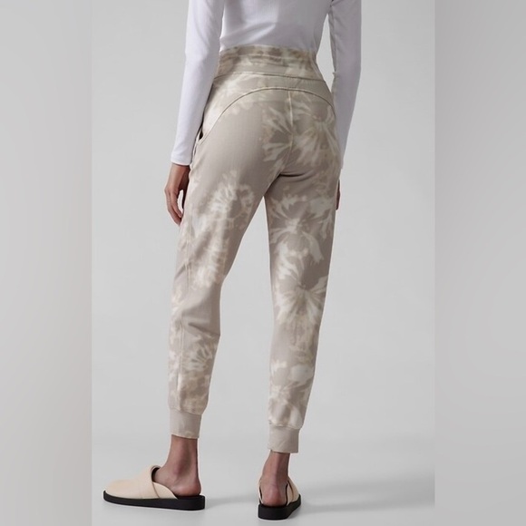 Athleta Balance Tencel Modal Super Soft Lounge Jogger in Willow Abalone Grey M - Picture 2 of 12